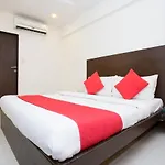 Oyo 23478 Hotel Kamran Residency